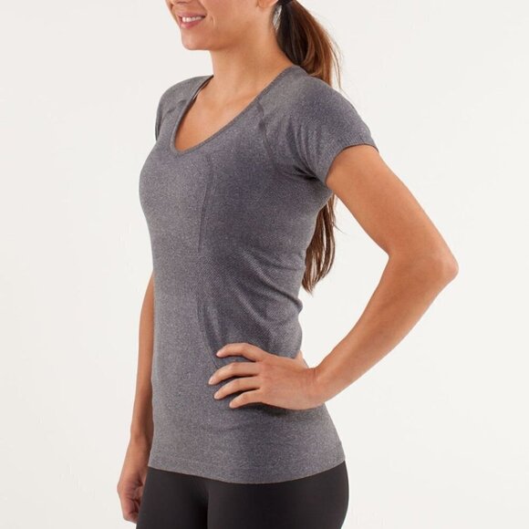 Lululemon Run: Swiftly Tech V Neck - Picture 2 of 13